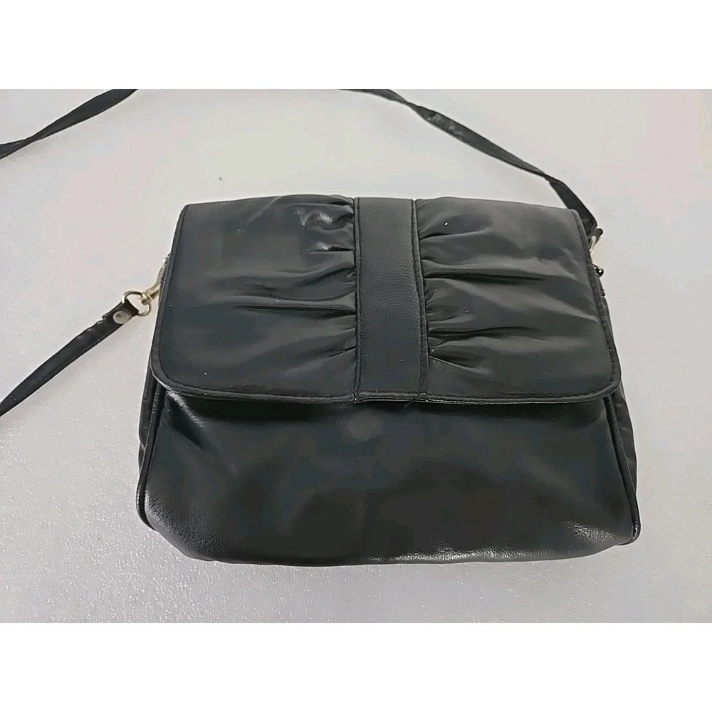 vtg womens purse handbag Black leather (Faux?)  shoulder strap‎ gold Snap 1960s